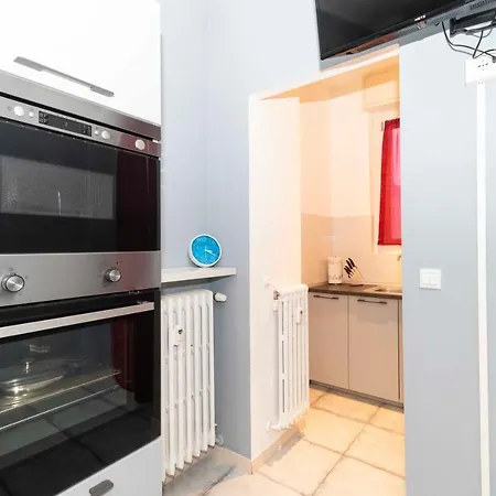 Molinette E Spezia Mm Lovely Flat * トリノ